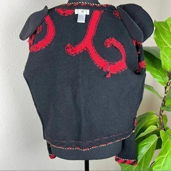 Vintage L•N•I Women’s Beaded Statement Sweater Size Small Red Black Gold - Picture 7 of 10